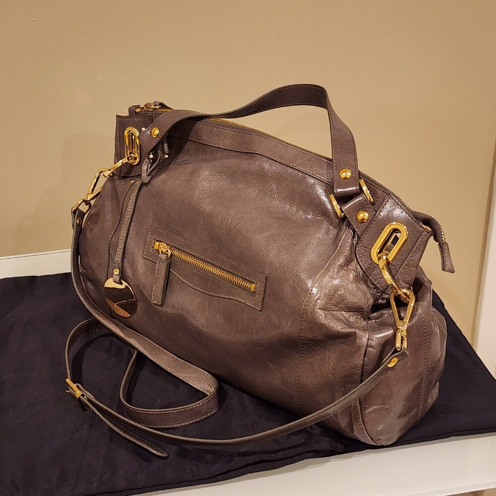 Brand New!! BEVINI: Italian Light Weight Dove Gray Leather bag - Picture 2 of 16